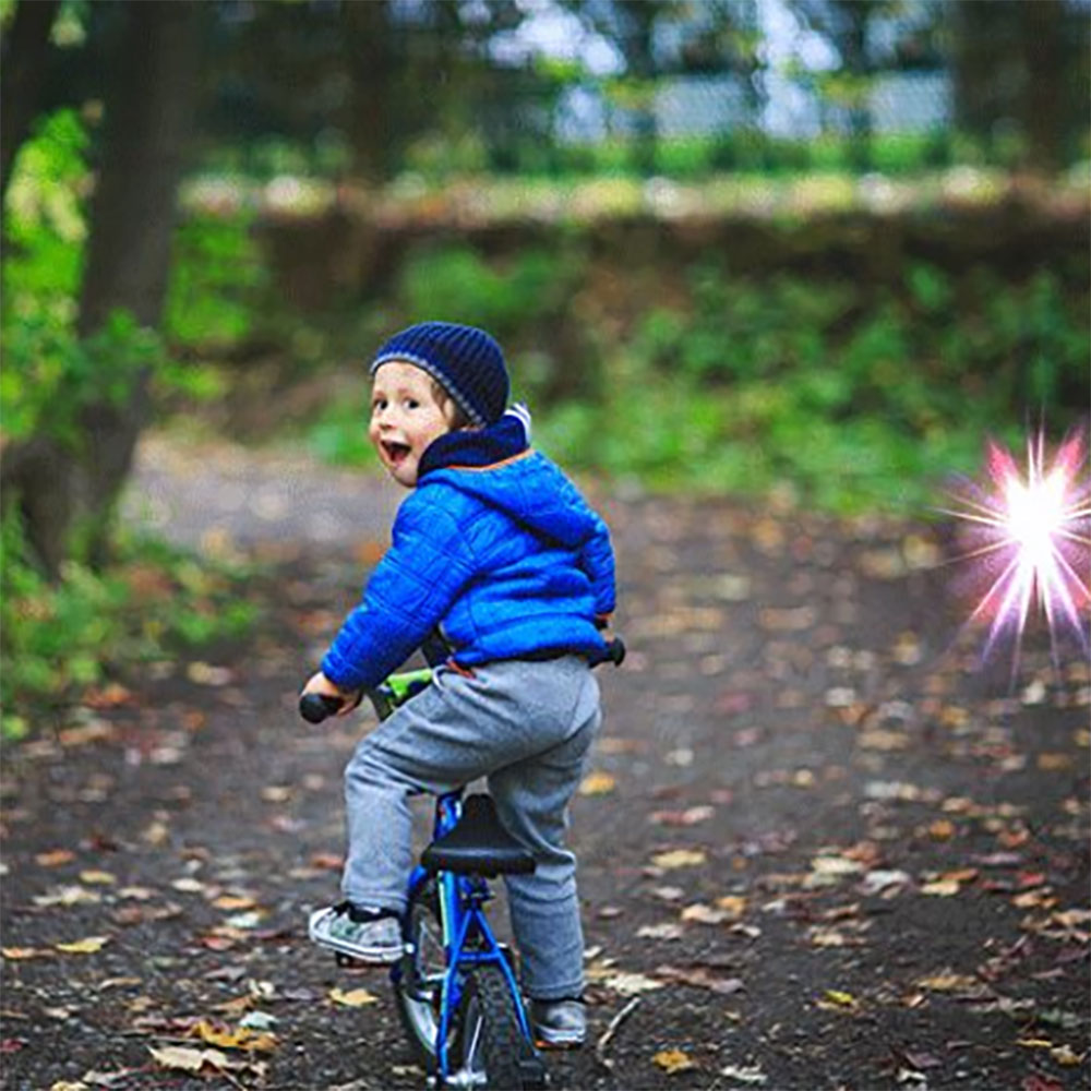 فلاشینگ در چشم (فتوپسیا): چه عواملی باعث آن می‌شود؟