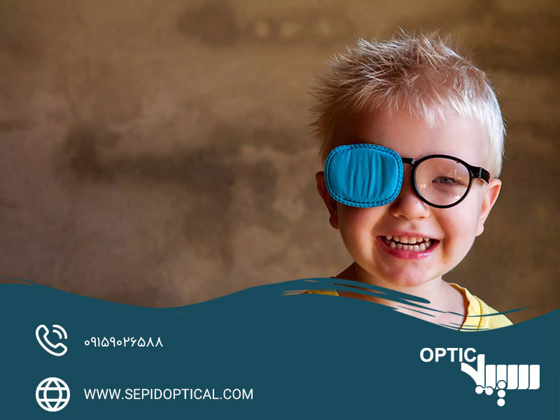 بستن یک چشم هنگام تمرکز