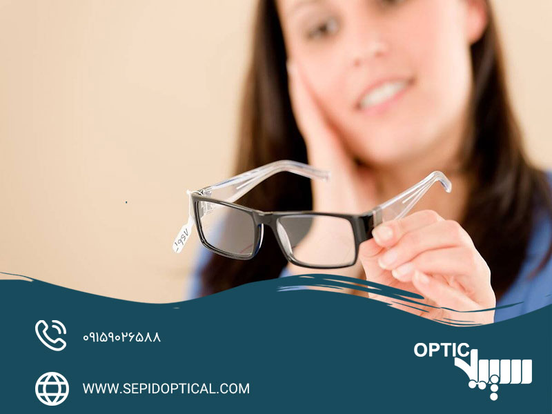 عینک طبی مناسب نور ابی