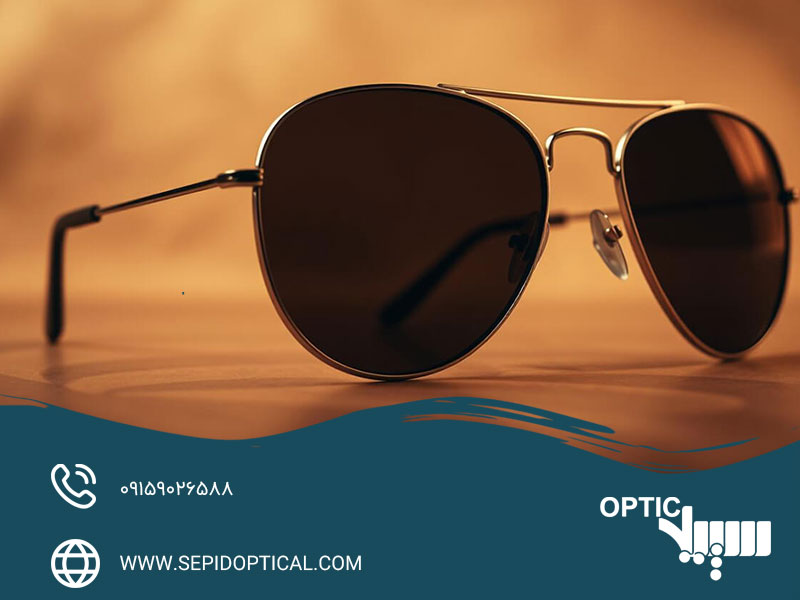 عینک خلبانی چیست؟ | راهنمای کامل شناخت، کاربرد و استایل