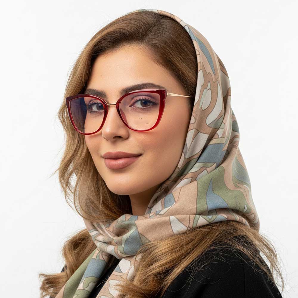 عینک طبی زنانه Corleone TR87071. روی صورت مدل خانم
