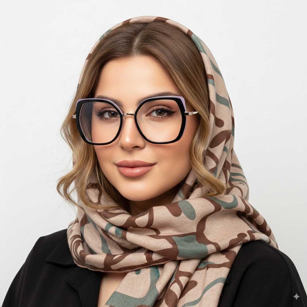 عینک طبی زنانه  Giorgio Valenti GV-4856. روی صورت مدل دختر