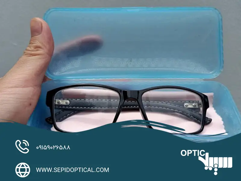 عدسی آنتی رفلکس چیست؟ بررسی مزایا و معایب